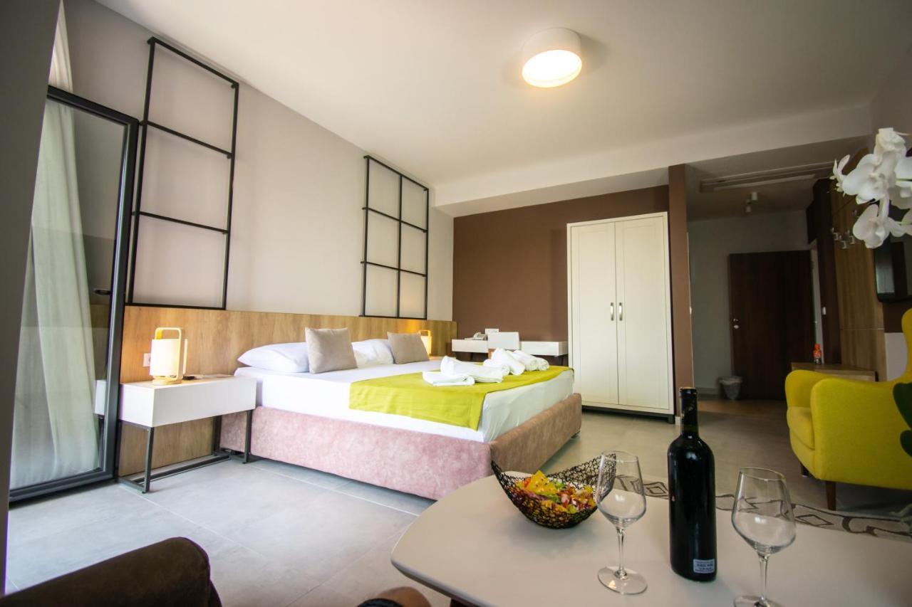 Hotel Hills Ulcinj Esterno foto